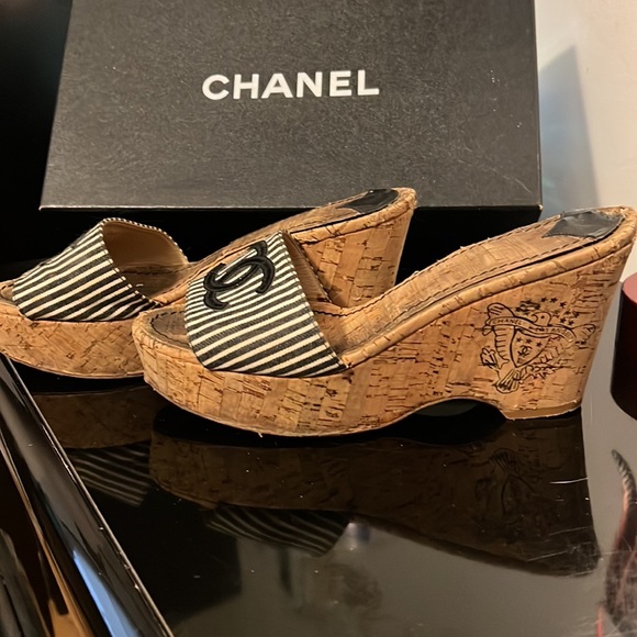 ❤️VINTAGE ❤️ Chanel cork bottom logo sandals - Picture 5 of 10
